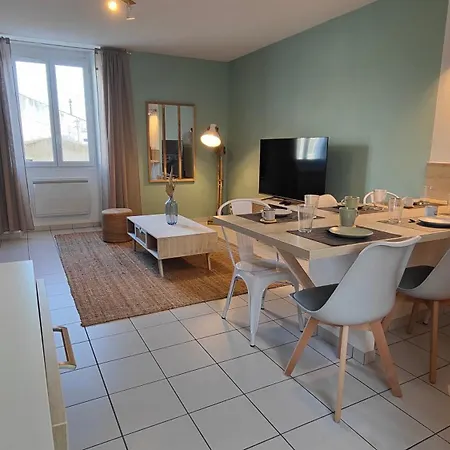 Apartment Centre-ville Proche Lac, Ocean, Vignes